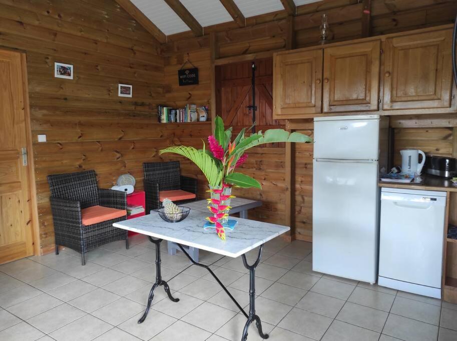 Le Tri Haut De Bellevue - Bungalow Heliconia Pointe-Noire Exterior photo